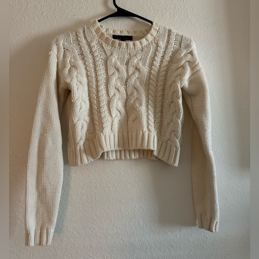 Beautiful cropped knit sweater